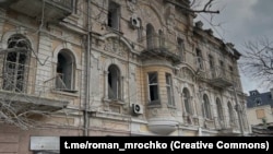 Будинок у Херсоні після російського авіаудару