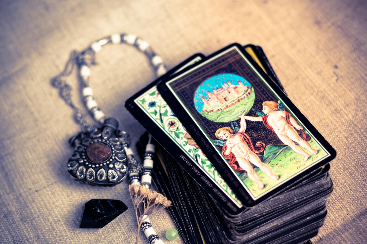 Гороскоп на 9 травня по картах Таро / фото ua.depositphotos.com Гороскоп на 9 травня по картах Таро / фото ua.depositphotos.com