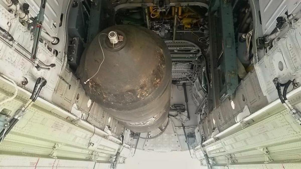 Ту-22М3 зможе підняти ФАБ-3000, навіть зі збільшеними габаритами через комплект УМПК на зовнішній підвісці / фото Міноборони РФ Ту-22М3 зможе підняти ФАБ-3000, навіть зі збільшеними габаритами через комплект УМПК на зовнішній підвісці / фото Міноборони РФ