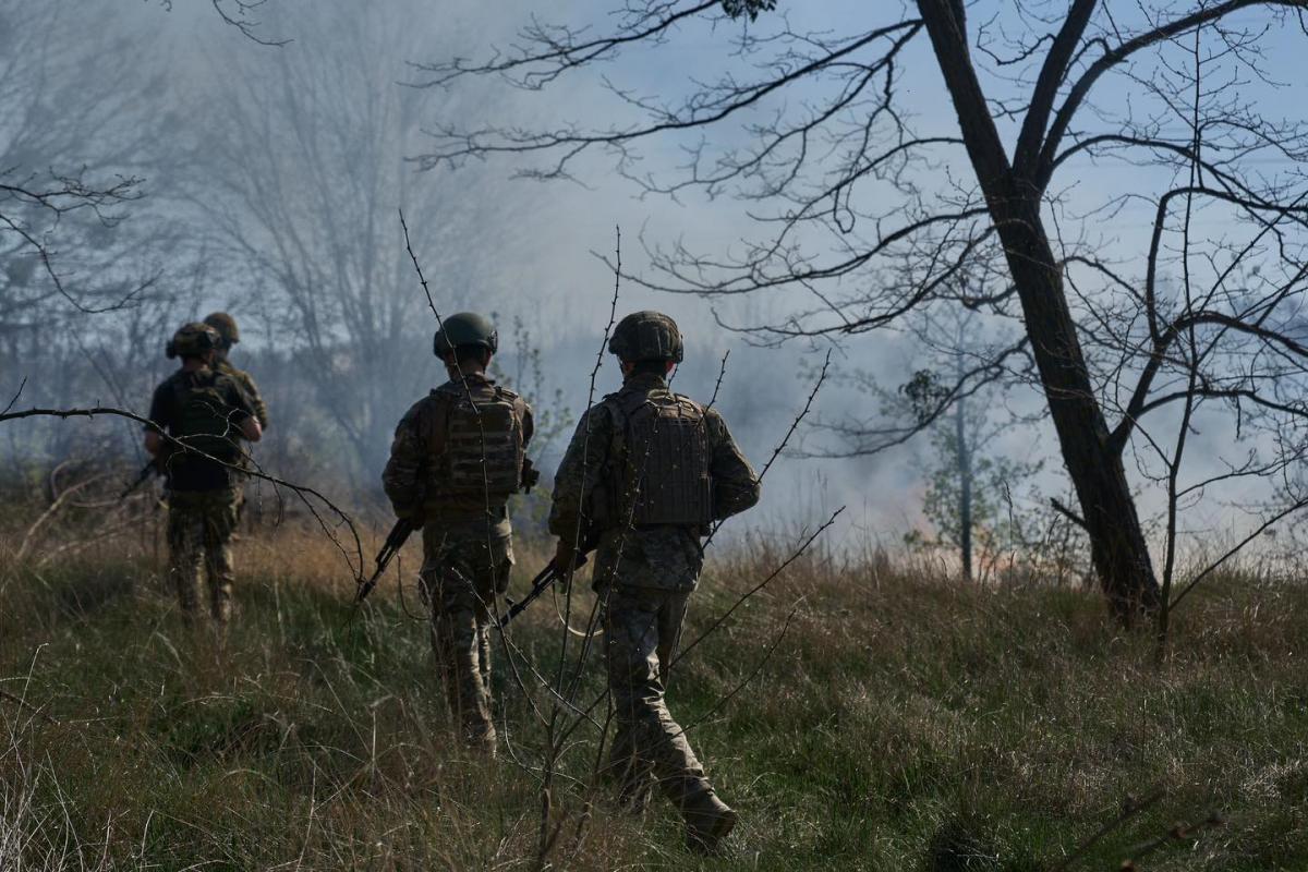 Наразі на фронті тривають важкі бої, де ворог несе великі втрати / фото Окремий батальйон Вовки Да Вінчі Наразі на фронті тривають важкі бої, де ворог несе великі втрати / фото Окремий батальйон Вовки Да Вінчі