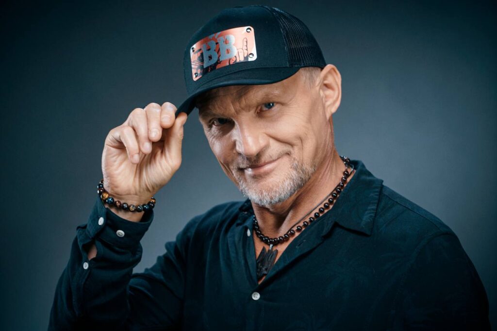 Олег Скрипка та гурт “Воплі Відоплясова” готують подарунок до Дня Українського козацтва