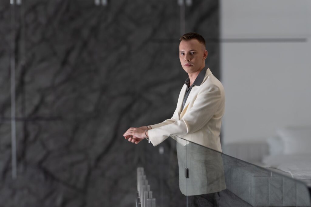 Історія кохання, яке не стало реальністю: YOGEN презентує новий трек