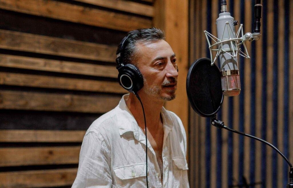 Юрій Пустовіт запрем’єрив  трек “Врятуй” про важливість підтримки від найріднішої людини та віру в кохання