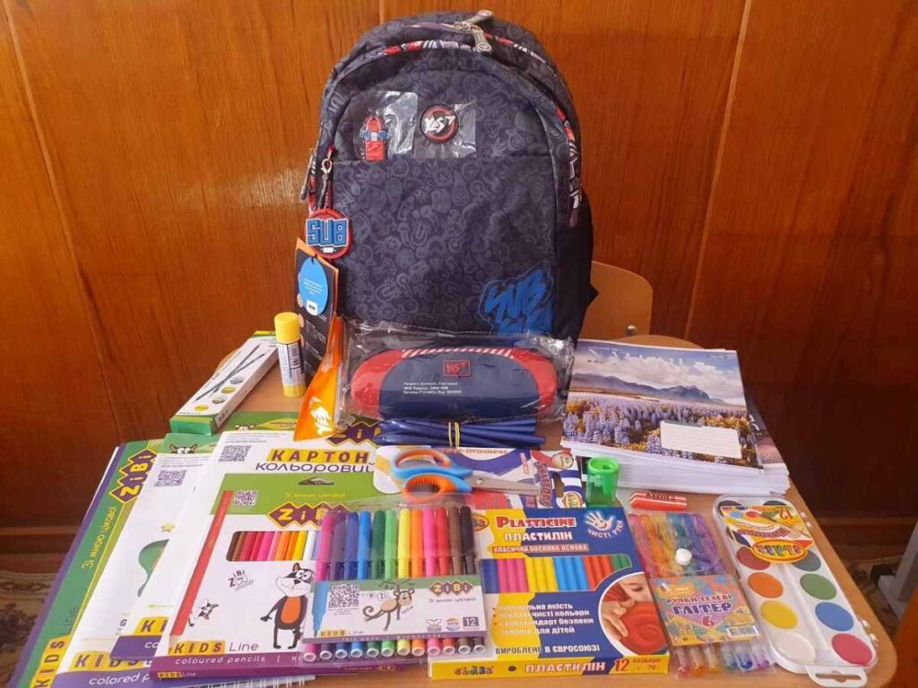 Канцтовари на півмільйона: компанія 7office традиційно допомагає дітям