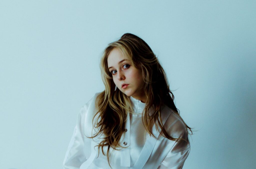 PANIKA презентувала трек про грань між нездоровою залежністю та свободою