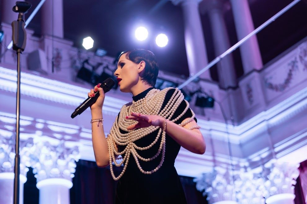 Janeuary під затемненим небом: магія альтернативного попу та неокласики на концерті, який став космічною подією