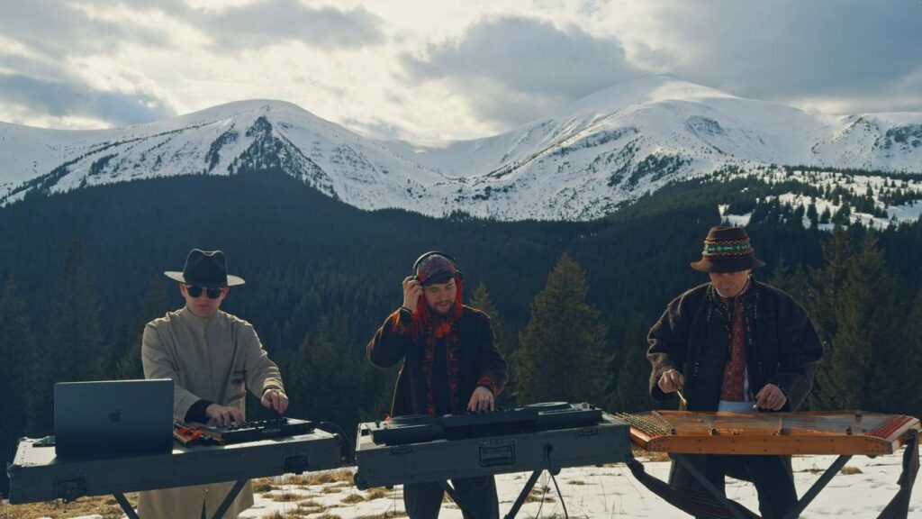 Музикант hOsT, який вигадав гуцульський хаус, презентує новий альбом “Цимбали і сопілка”