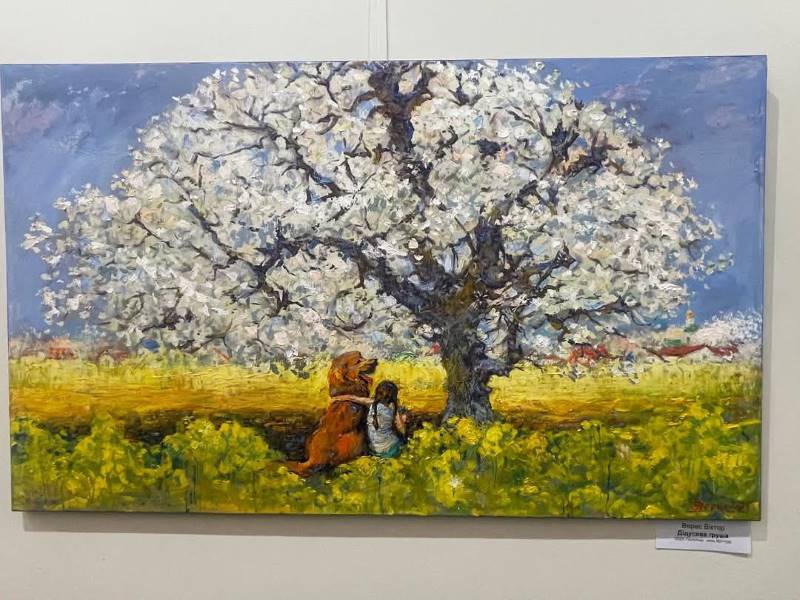 Київ розквітнув кольорами мистецтва: у Музеї Гетьманства відкрилася колективна виставка “Квітучі сади України”