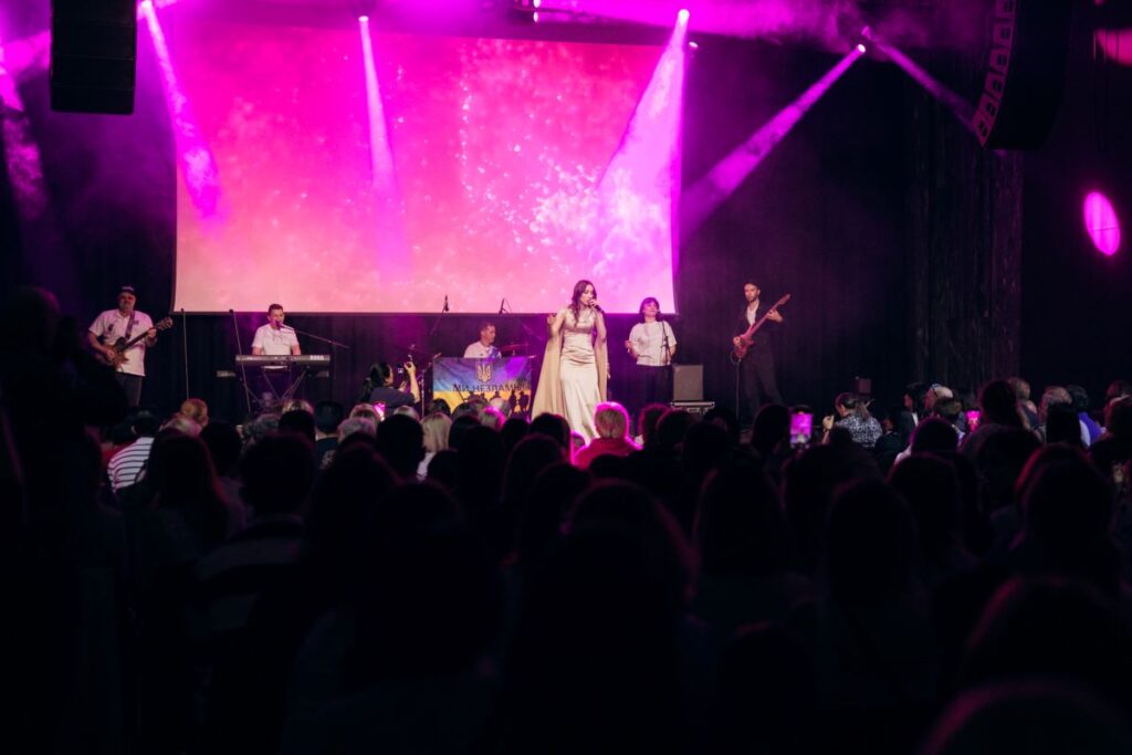 Євгенія Скарлет презентувала новий проєкт "JENNIYA"