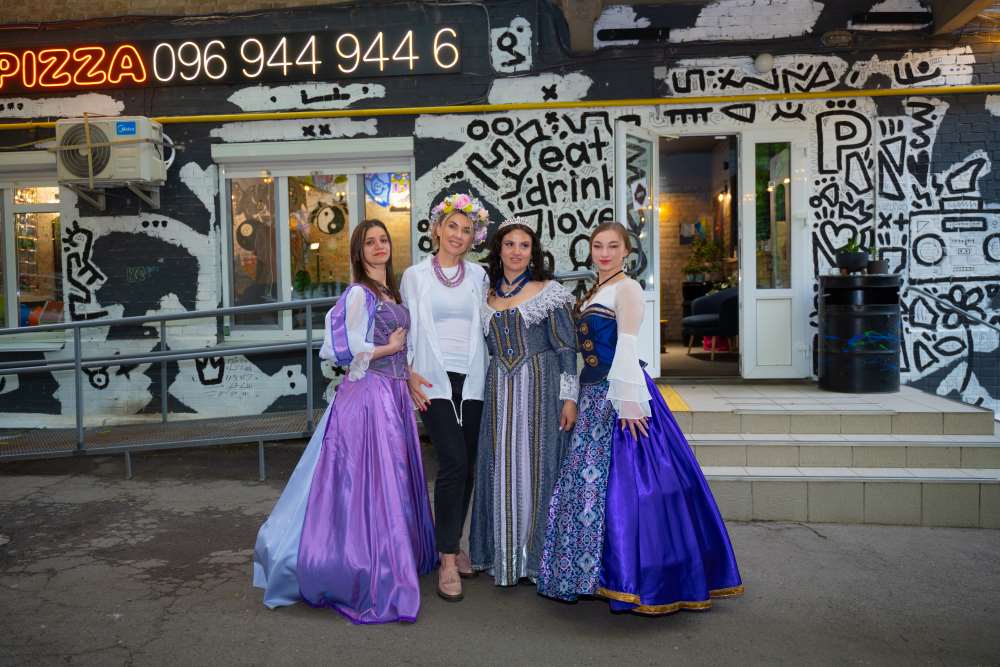 “Бабусини пироги: Традиції, які об'єднують - кулінарна подорож через покоління, історії та культурну спадщину України”