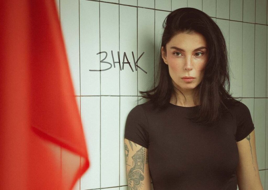 «Якщо ти це слухаєш – це твій знак», — Ann in Black