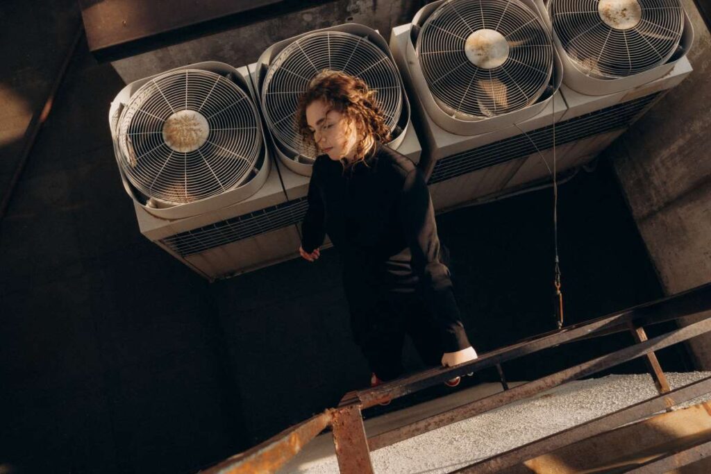 «Дощ»: Сльози, що стають водоспадами в новому синглі YALLA