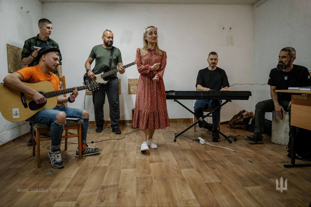 “Мирні ночі” серед вибухів: емоційна подорож TINA PETRIV на Схід із Культурним десантом