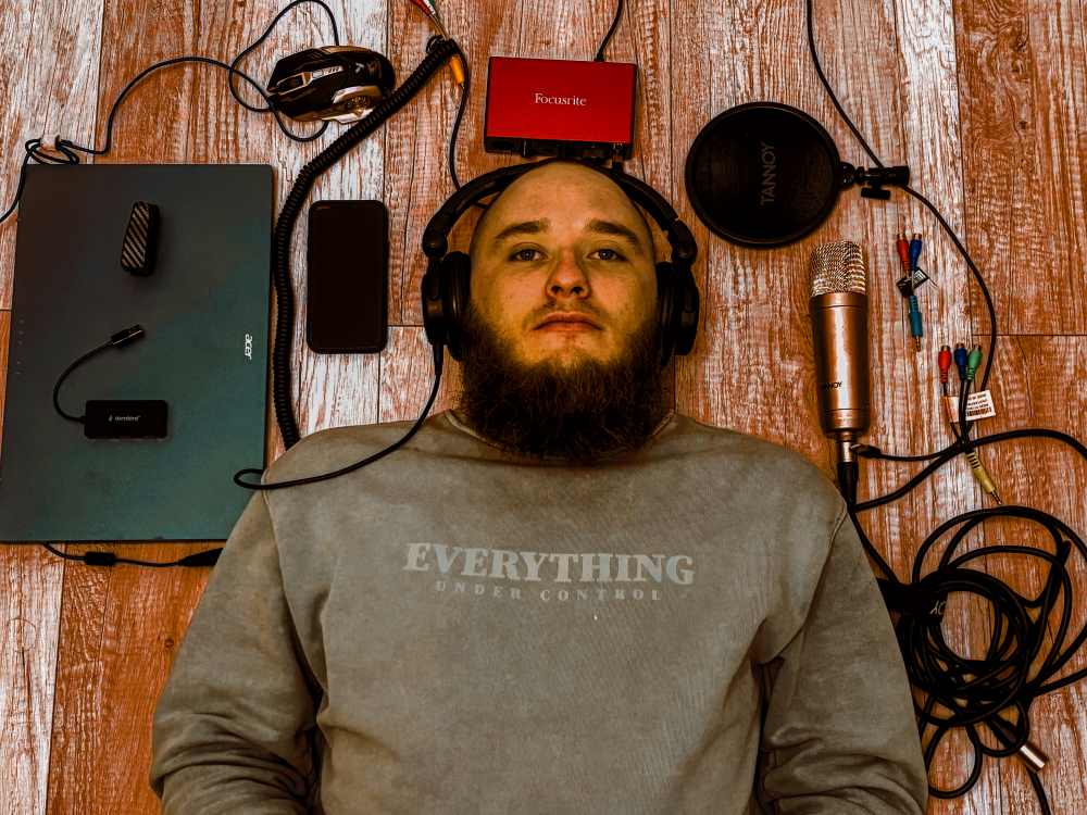 “Я думаю - значить, я живу”: новий трек ENNDYOFF про тему особистої невизначеності