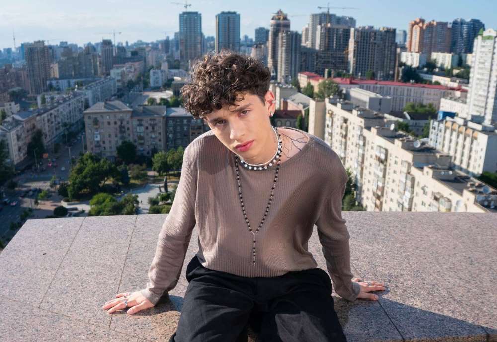 Прем’єра візуального експерименту від Муаяда - коли місто стає метафорою кохання