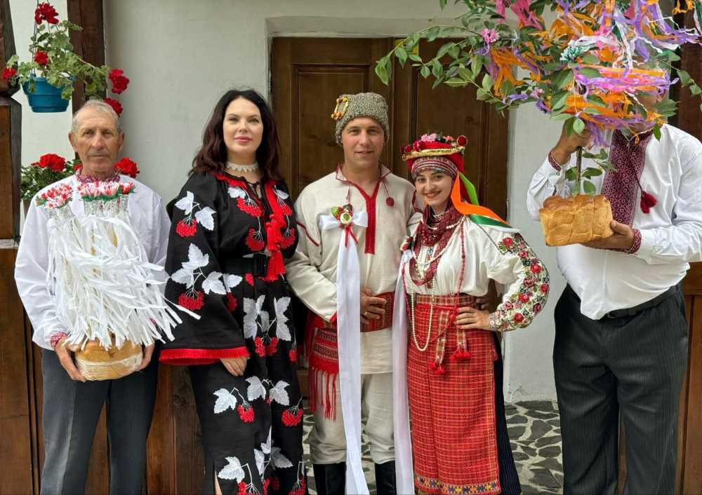 Влада Литовченко взяла участь у Всеукраїнській науковій конференції «Традиційні жіночі бісерні прикраси Прикарпаття: історія, символіка, сучасність»