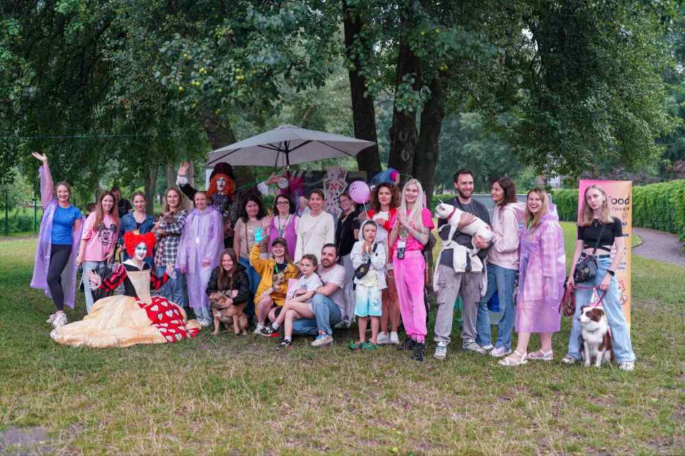 «Аліса в Дивокраї 2.0»: благодійна казка знову всіх об’єднала заради допомоги песикам із прифронтових територій