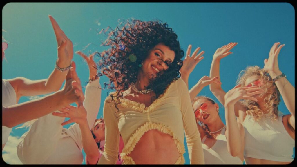 Музичне вайб літа: трек «Антон» від співачки Вікі Роуз - про натхнення, жіночий погляд і емоційний момент