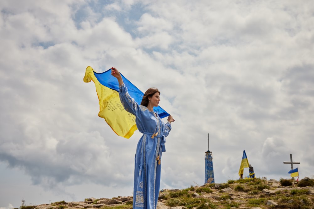 «Життя триває»: ZHANNET підкорила найвищу вершину України