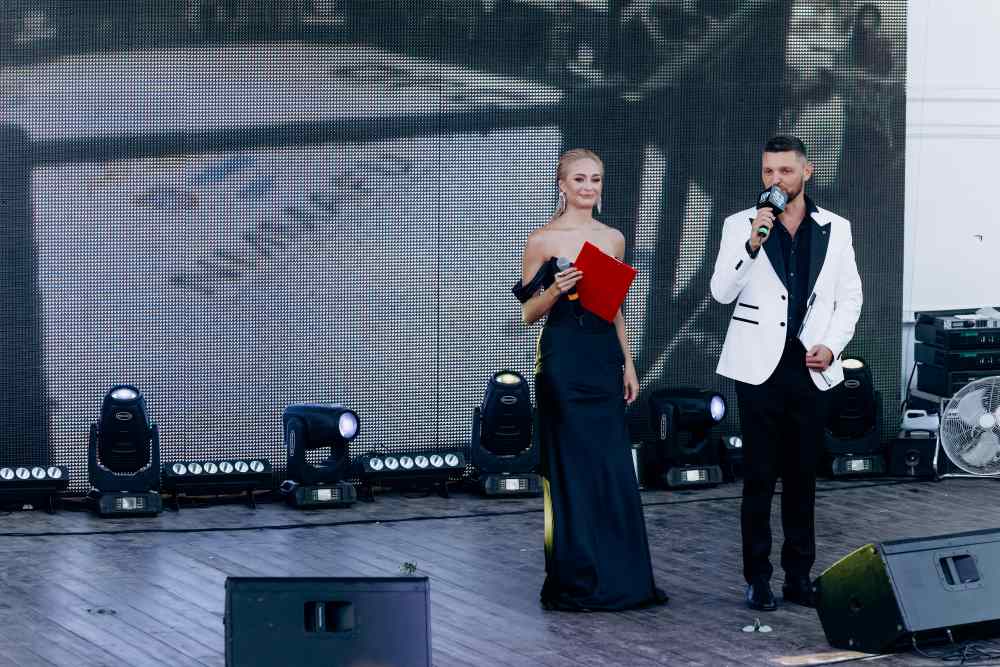 В Одесі акторка Анастасія Цимбалару відкрила та провела головний вечір ММА та KICKBOXING-PRO від федерації кікбоксингу ІСКА