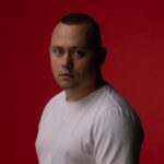 «Мила не плач» – дебютний трек виконавця THE OLEG, який дарує впевненість і внутрішню силу дівчатам