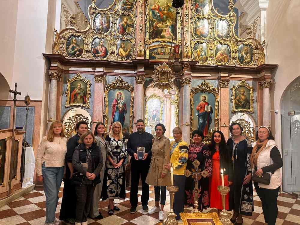 Українки з Міжнародного жіночого руху «За сімейні цінності» зустрілися з отцем Олегом Ковтуном у Відні: спільна молитва та плани на співпрацю