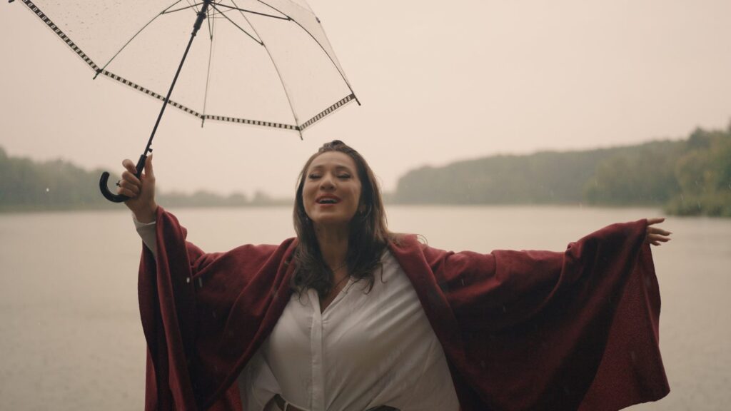 Наталка Карпа презентувала антистресовий сингл і кліп “Вересень (Hello September)”