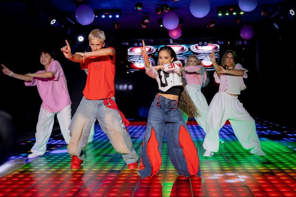 Викриття бешкетника та справжній денс-батл: DEMI презентує нову роботу  «Bad boy»