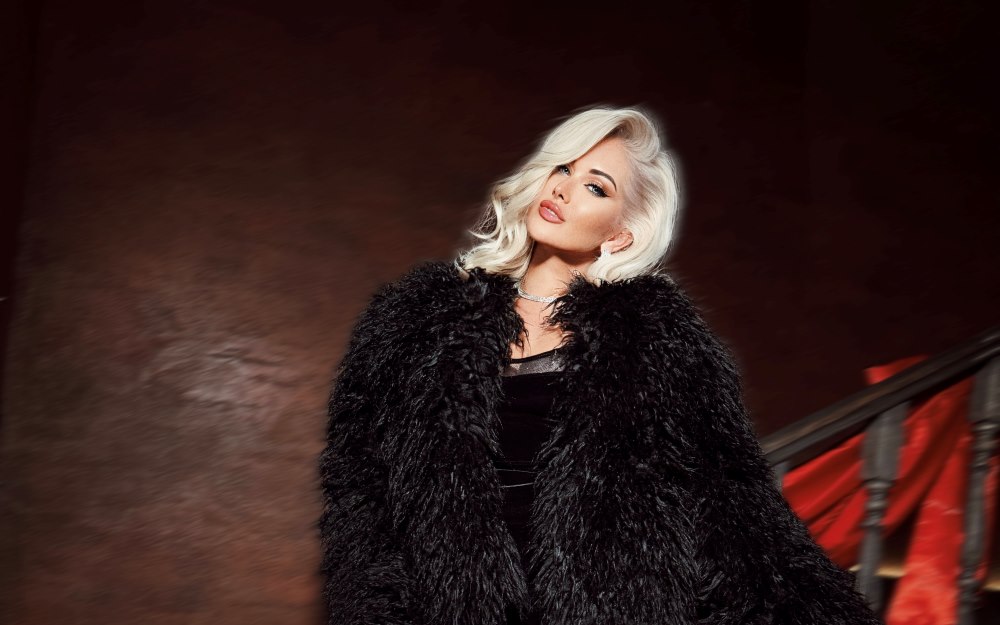 Катерина Бужинська презентувала відверту сповідь: «Вириваюсь з любові»