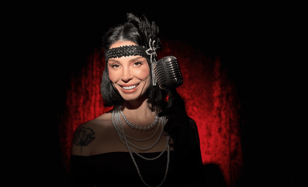 “Просто так”: іронічний трек Ann in Black про те, як Всесвіт підкидує подарунки