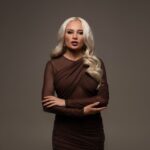 “Листопад” про жінок, які обирають себе: співачка Angela з новим треком осені