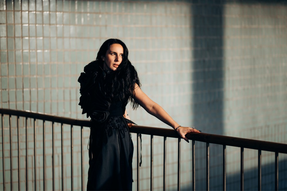 Jamala презентує нову пісню “Ми ховаємся” — першу з майбутнього альбому “Рух мій”