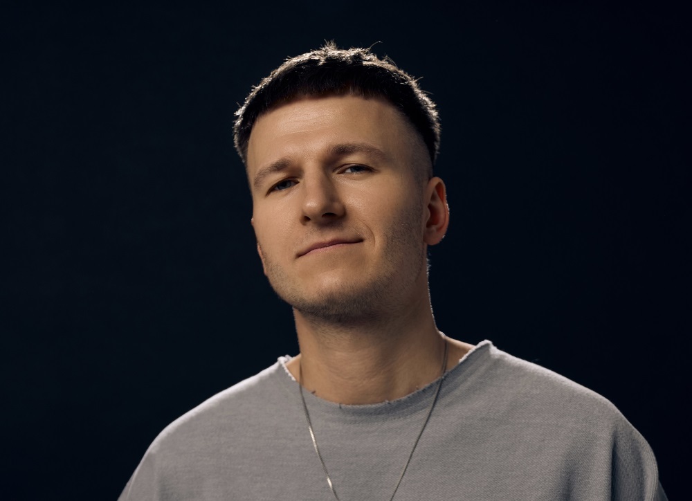 DOVI презентував дебютний хіп-хоп мініальбом «Просто неба» з мотиваційним меседжем