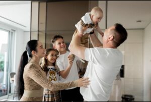 В Україні стартує новий сезон YouTube-реаліті «Право на комфорт»