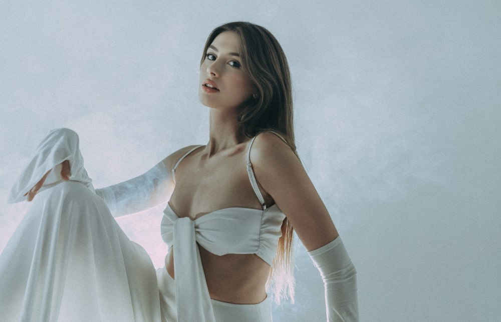 MON FIA презентує сингл Not Scared to Fall - маніфест відкритості до кохання напередодні Дня закоханих