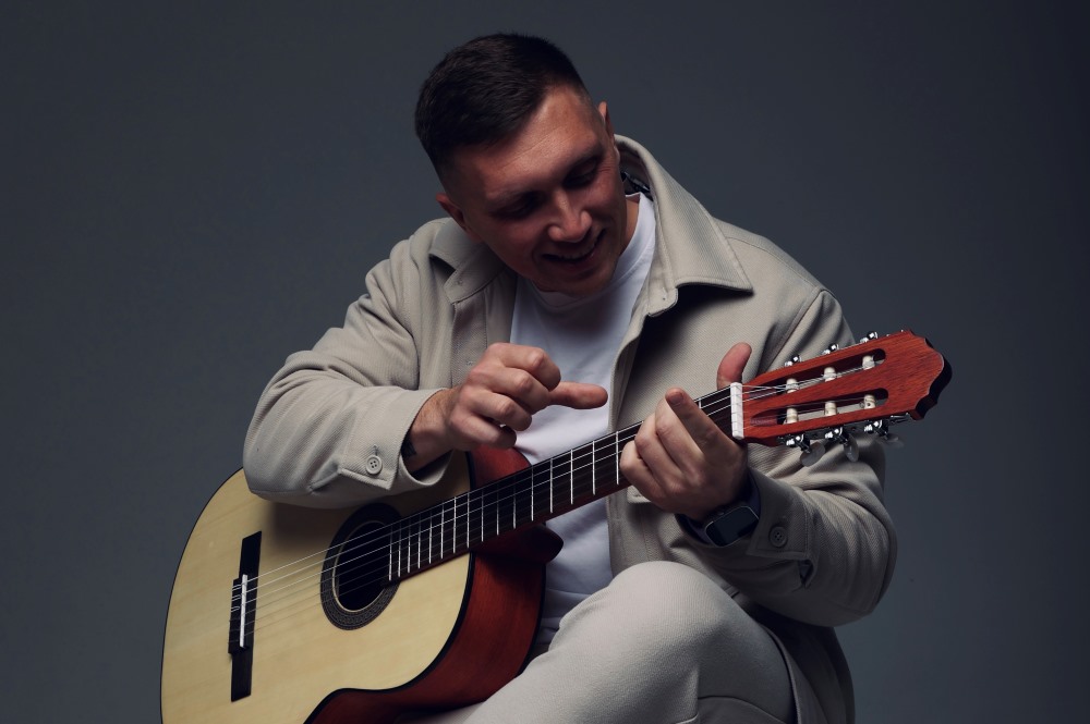 Український музикант Serhii Presniakov презентує новий атмосферний електронний трек “Darkness”