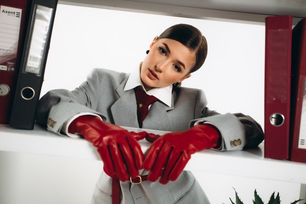 Софія Винник надихає стильними образами у відеороботі DOTYK