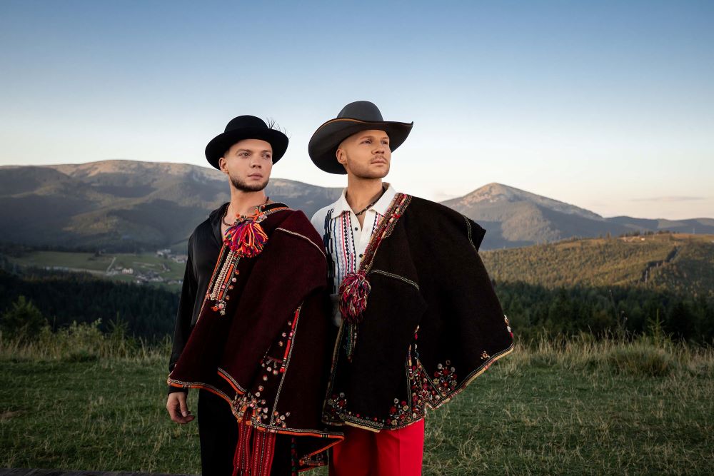 Vlad Darwin та Сергій Лазановський об'єдналися аби заспівати про символ українських гір у новій пісні