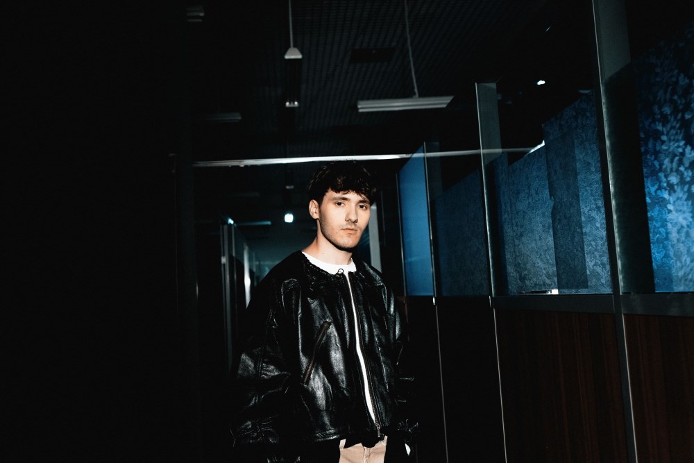 YAKTAK повертається з новим синглом «Залишила» про емоції, що не зникають