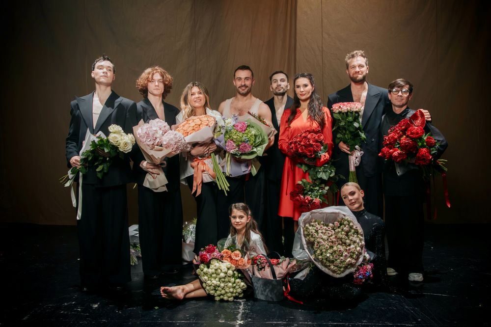 П’ятихвилинні овації, sold out та простір між світами: у Києві відбулася премʼєра «СЕПТИМА» 18+ в Молодому театрі